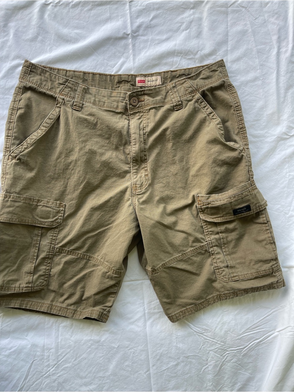 Wrangler Men's Cargo Shorts in Olive